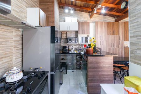 Casa à venda com 180m², 3 quartos e 2 vagas Casa à venda com 180m², 3 quartos e 2 vagasCozinha e área de serviço