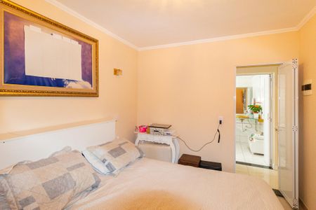 Casa à venda com 180m², 3 quartos e 2 vagas Casa à venda com 180m², 3 quartos e 2 vagasSuíte