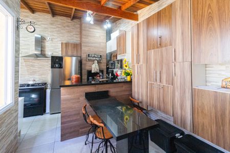 Casa à venda com 180m², 3 quartos e 2 vagas Casa à venda com 180m², 3 quartos e 2 vagasCozinha e área de serviço