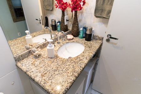 Apartamento à venda com 80m², 3 quartos e 2 vagasBanheiro Social 