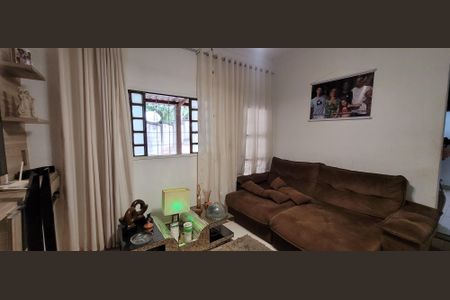 Casa para alugar com 2 quartos, 1000m² em Jardim Casa Branca, Betim