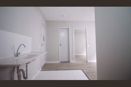 Sala/Cozinha de apartamento para alugar com 2 quartos, 32m² em Parque São Lourenço, São Paulo