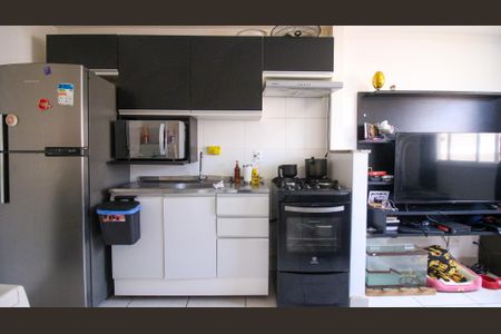 Sala/Cozinha de apartamento para alugar com 1 quarto, 30m² em Jardim Planalto, São Paulo