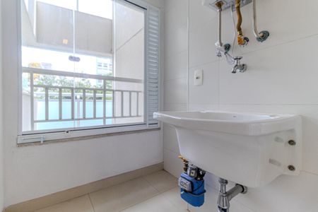 Apartamento para alugar com 61m², 2 quartos e 1 vagaÁrea de Serviço