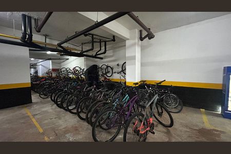 Apartamento à venda com 75m², 3 quartos e 1 vaga Apartamento à venda com 75m², 3 quartos e 1 vagaBiciletário