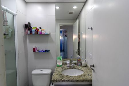 Apartamento à venda com 75m², 3 quartos e 1 vaga Apartamento à venda com 75m², 3 quartos e 1 vagaBanheiro Social