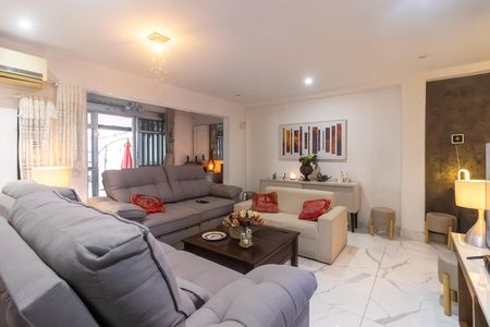 Casa para alugar com 5 quartos, 175m² em Jardim Samambaia, Praia Grande