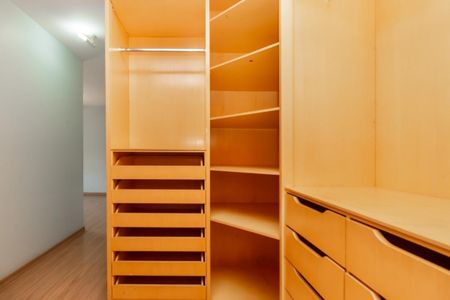 Apartamento à venda com 214m², 4 quartos e 4 vagas