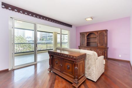 Apartamento à venda com 4 quartos, 214m² em Sumaré, São Paulo