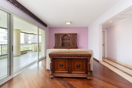 Apartamento à venda com 214m², 4 quartos e 4 vagas