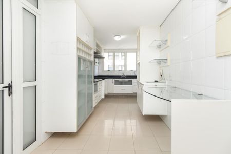 Apartamento à venda com 214m², 4 quartos e 4 vagas