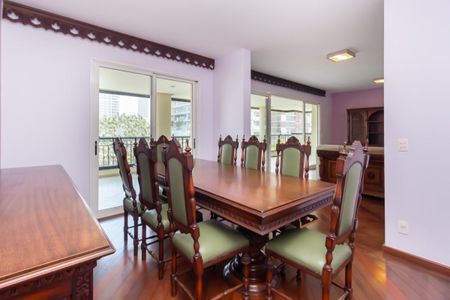 Apartamento à venda com 214m², 4 quartos e 4 vagas