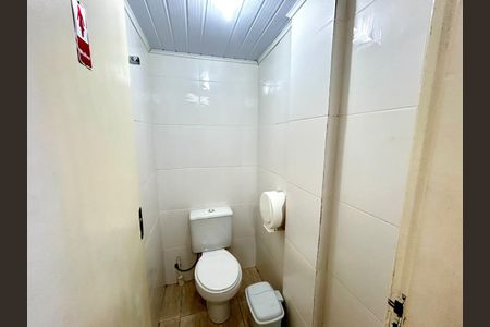 Casa à venda com 240m², 4 quartos e 6 vagasBanheiro 4