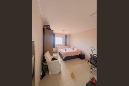 Casa à venda com 240m², 4 quartos e 6 vagasQuarto 5