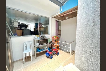 Casa à venda com 240m², 4 quartos e 6 vagasQuintal
