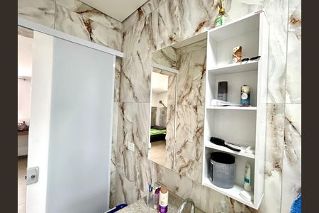 Casa à venda com 240m², 4 quartos e 6 vagasBanheiro 1