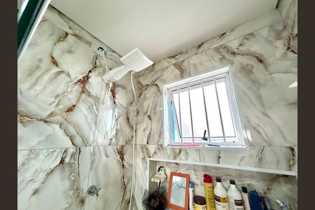 Casa à venda com 240m², 4 quartos e 6 vagasBanheiro 1