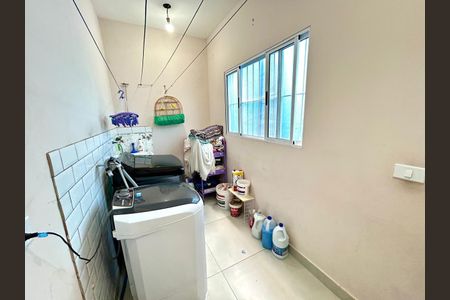 Casa à venda com 240m², 4 quartos e 6 vagasÁrea de Serviço