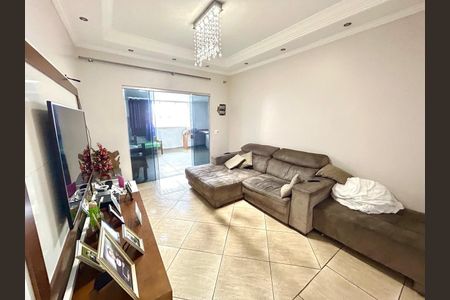 Casa à venda com 240m², 4 quartos e 6 vagasSala 1