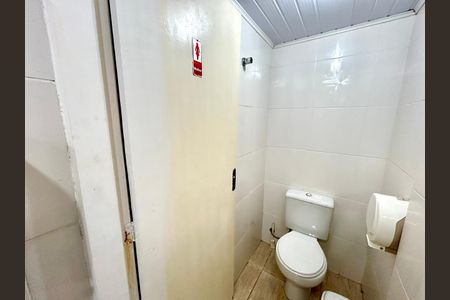 Casa à venda com 240m², 4 quartos e 6 vagasBanheiro 4