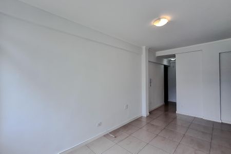 Apartamento à venda com 40m², 1 quarto e sem vaga Apartamento à venda com 40m², 1 quarto e sem vagaSala