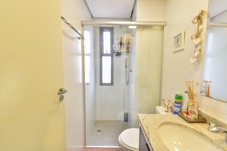 Apartamento à venda com 50m², 2 quartos e 1 vaga Apartamento à venda com 50m², 2 quartos e 1 vagaBanheiro da suíte