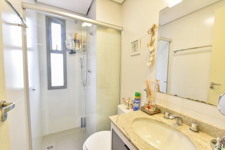 Apartamento à venda com 50m², 2 quartos e 1 vaga Apartamento à venda com 50m², 2 quartos e 1 vagaBanheiro da suíte