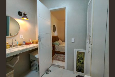 Casa de condomínio à venda com 167m², 3 quartos e sem vagaBanheiro da Suíte