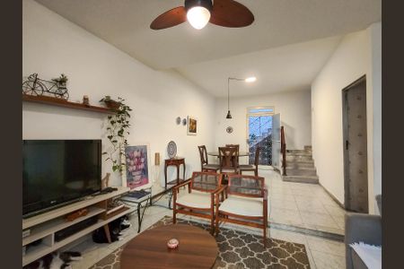 Casa de condomínio à venda com 167m², 3 quartos e sem vagaSala