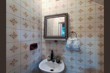 Casa de condomínio à venda com 167m², 3 quartos e sem vagaLavabo