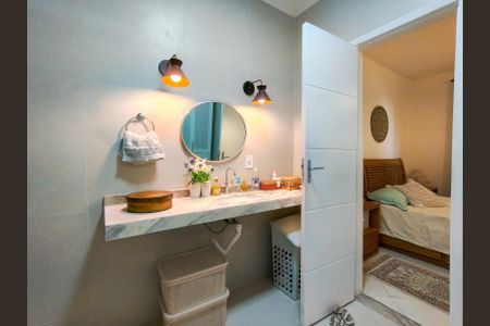 Casa de condomínio à venda com 167m², 3 quartos e sem vagaBanheiro da Suíte