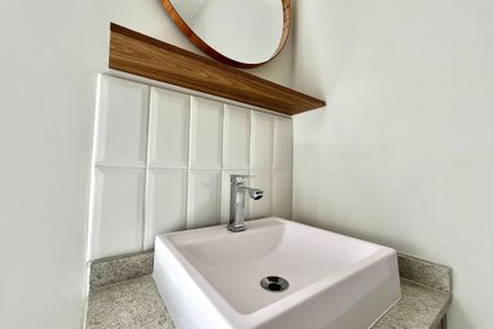 Apartamento à venda com 57m², 2 quartos e 1 vaga Apartamento à venda com 57m², 2 quartos e 1 vagaBanheiro