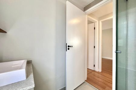 Apartamento à venda com 57m², 2 quartos e 1 vaga Apartamento à venda com 57m², 2 quartos e 1 vagaBanheiro