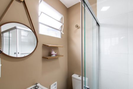 Banheiro de casa para alugar com 1 quarto, 40m² em Vila Franci, São Paulo