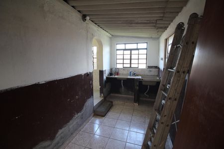 Casa à venda com 360m², 2 quartos e 3 vagasCozinha e Área de Serviço