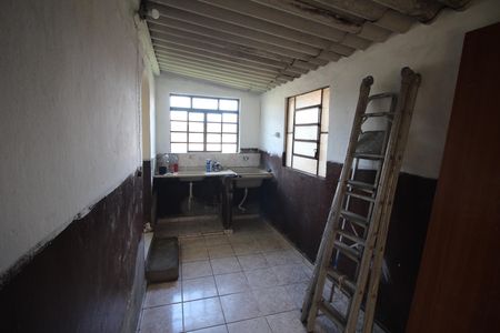 Casa à venda com 360m², 2 quartos e 3 vagasCozinha e Área de Serviço