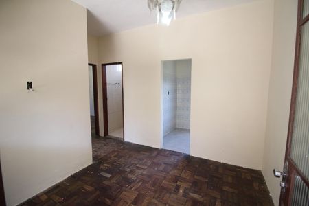 Sala de casa à venda com 2 quartos, 360m² em Novo Riacho, Contagem