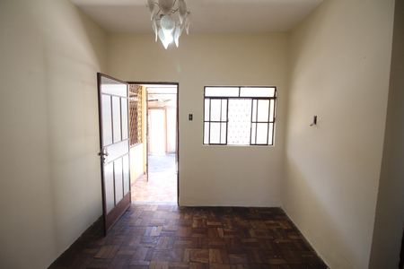 Sala de casa à venda com 2 quartos, 360m² em Novo Riacho, Contagem