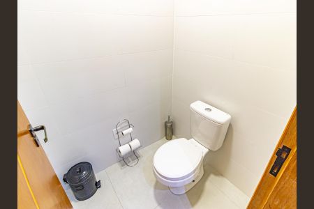 Casa à venda com 279m², 6 quartos e 3 vagas Casa à venda com 279m², 6 quartos e 3 vagasLavabo