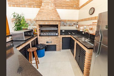 Casa à venda com 279m², 6 quartos e 3 vagas Casa à venda com 279m², 6 quartos e 3 vagasQuintal e Churrasqueira