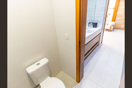 Casa à venda com 279m², 6 quartos e 3 vagas Casa à venda com 279m², 6 quartos e 3 vagasLavabo