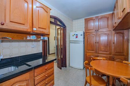 Casa para alugar com 240m², 4 quartos e 2 vagasCozinha