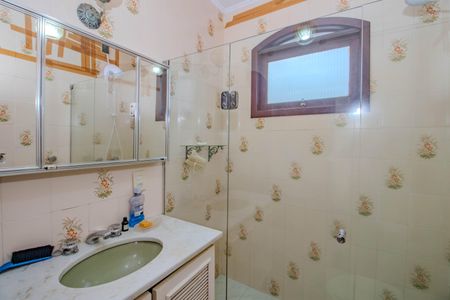 Casa para alugar com 240m², 4 quartos e 2 vagasBanheiro Social