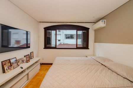 Casa para alugar com 240m², 4 quartos e 2 vagasSuíte 1