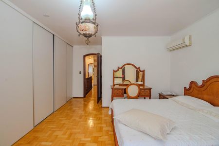 Casa para alugar com 240m², 4 quartos e 2 vagasSuíte 2