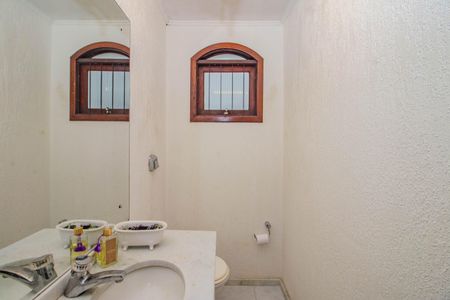 Casa para alugar com 240m², 4 quartos e 2 vagasLavabo