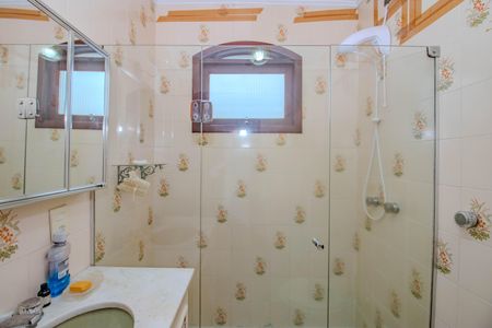 Casa para alugar com 240m², 4 quartos e 2 vagasBanheiro Social