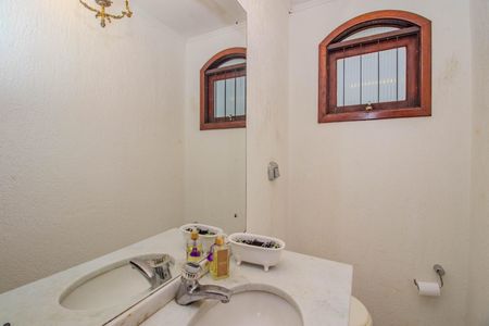 Casa para alugar com 240m², 4 quartos e 2 vagasLavabo