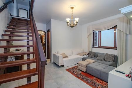 Casa para alugar com 4 quartos, 240m² em Santa Cecília, Porto Alegre