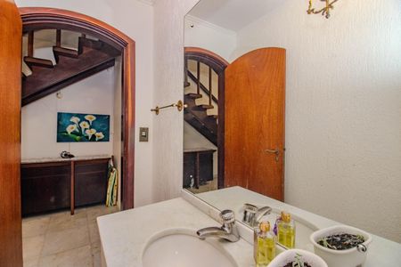 Casa para alugar com 240m², 4 quartos e 2 vagasLavabo